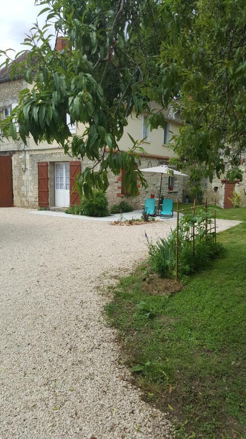 Gite De La Pivarderie Senille Exterior photo